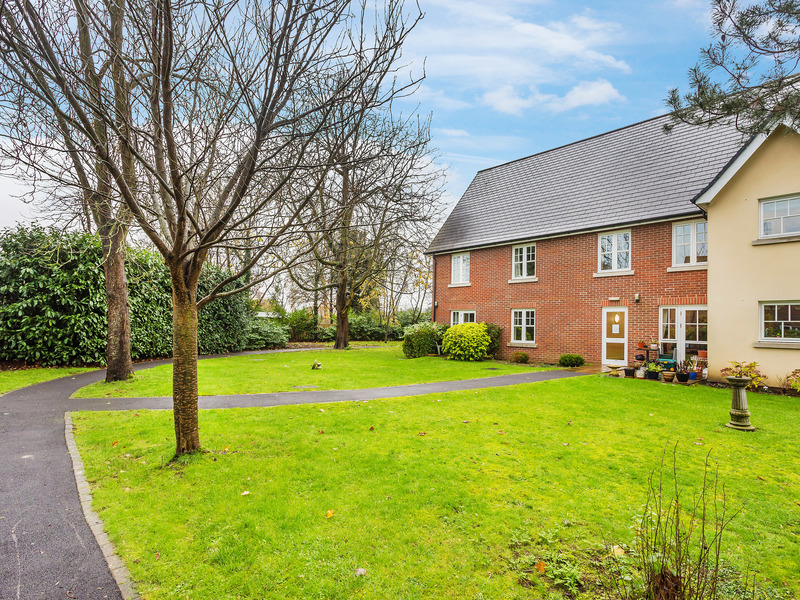 1 Bed Apartment For Sale in Horley